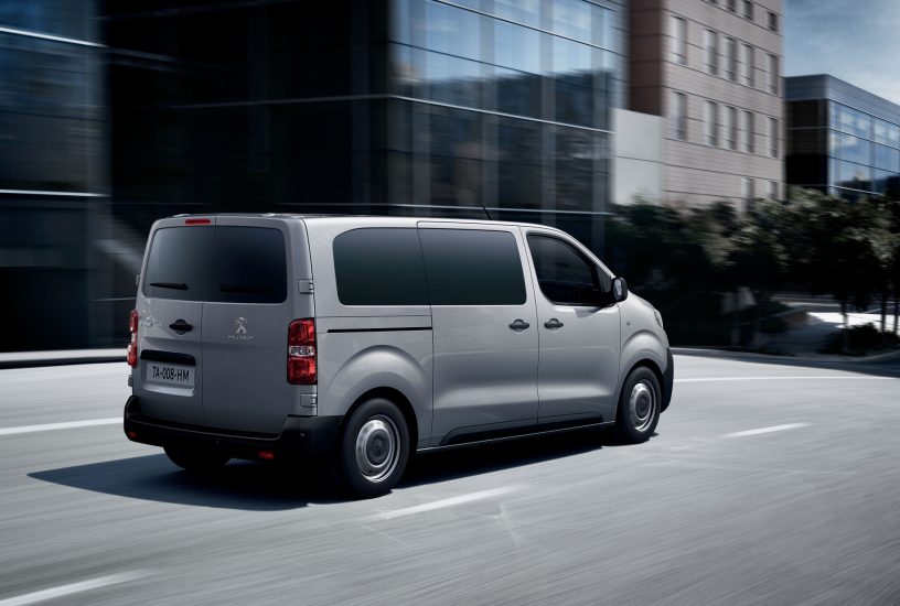 Peugeot Expert Combi tre quarti posteriore
