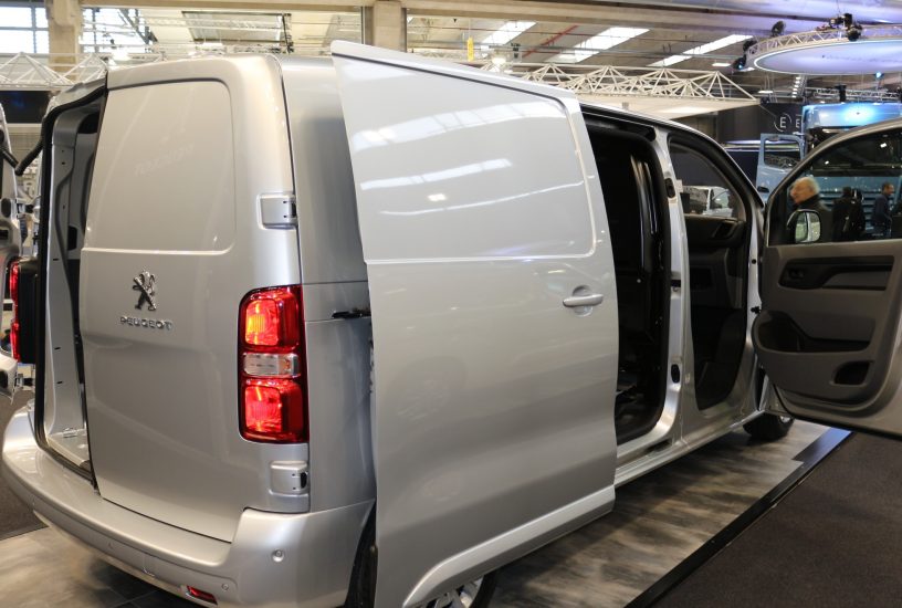 Peugeot Expert Transpotec 2019 tre quarti posteriore