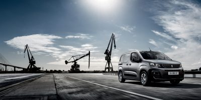 Peugeot Partner: le foto e i dati del furgone francese