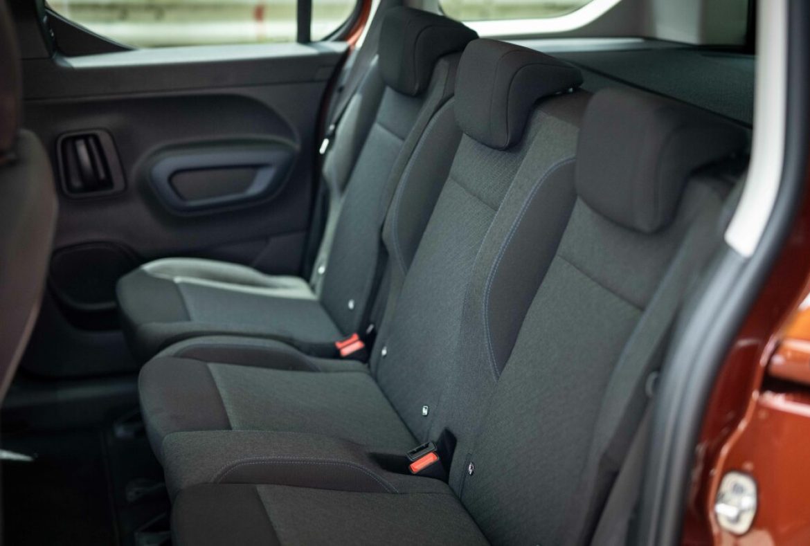 Peugeot Rifter interni sedute posteriori -2