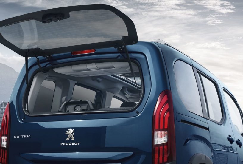 Peugeot Rifter lunotto apribile