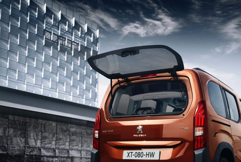 Peugeot Rifter lunotto apribile