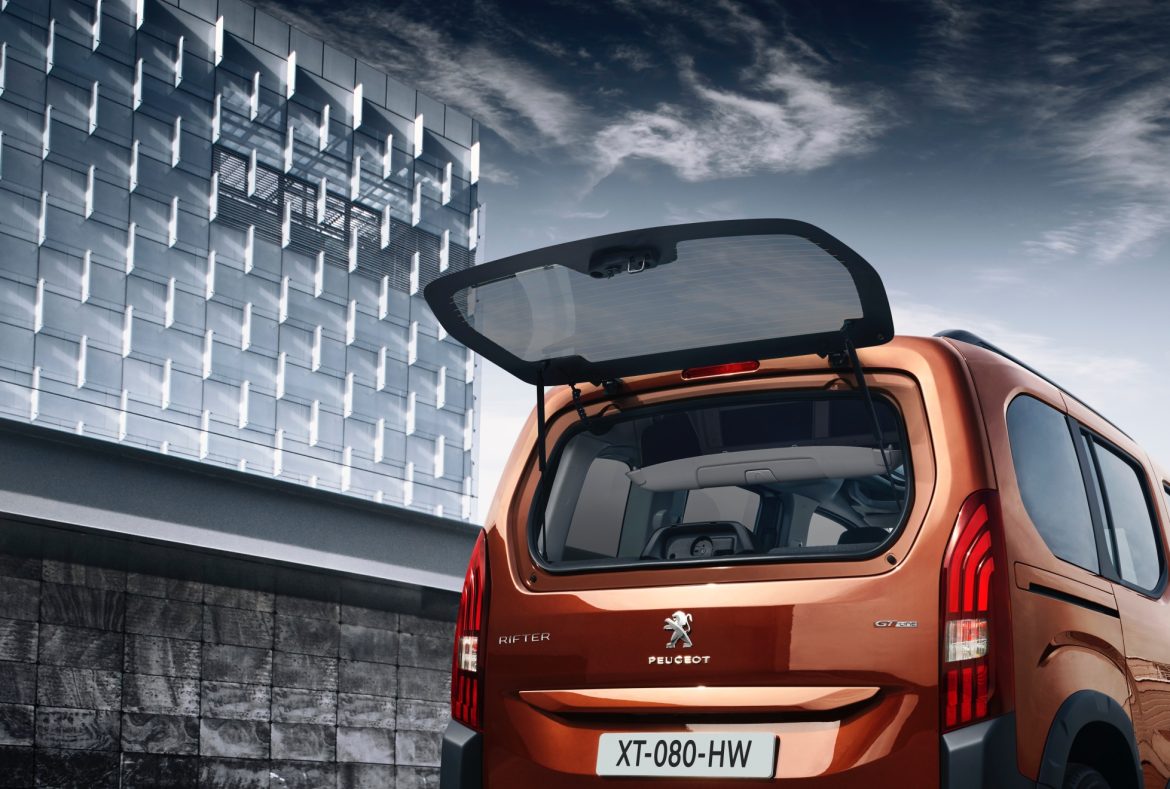 Peugeot Rifter lunotto apribile