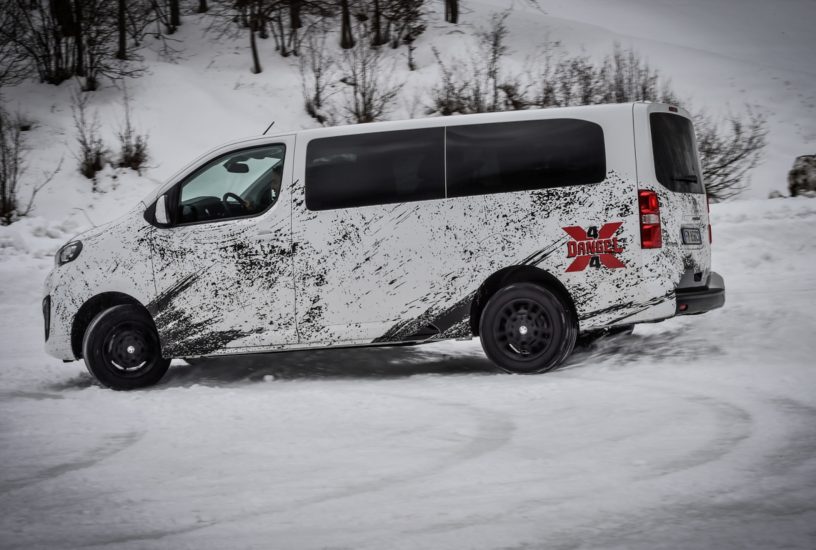 Peugeot Traveller 4x4 by Dangel profilo