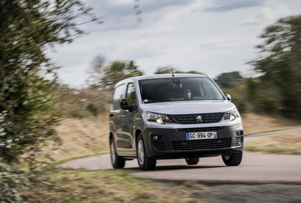 Peugeot e_Partner furgone-19