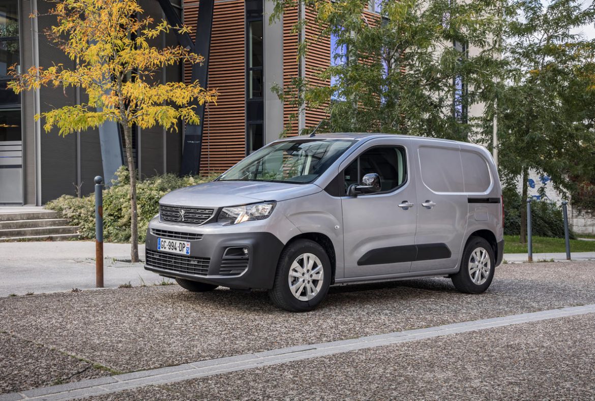 Peugeot e_Partner furgone-31