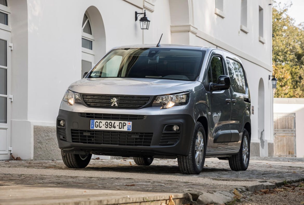 Peugeot e_Partner furgone-33