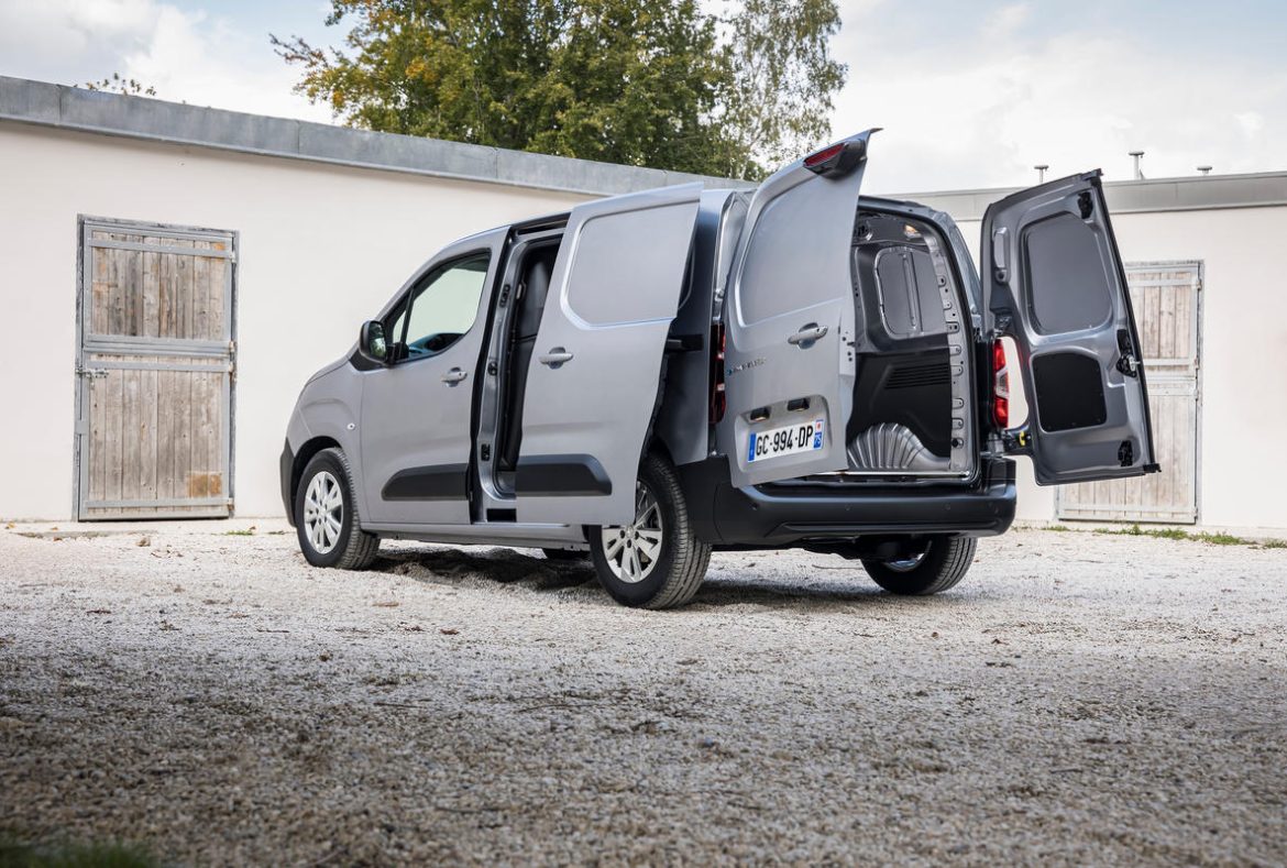 Peugeot e_Partner furgone-42