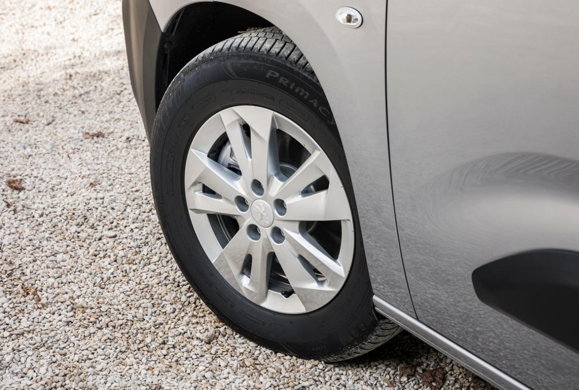 Peugeot e_Partner furgone-59