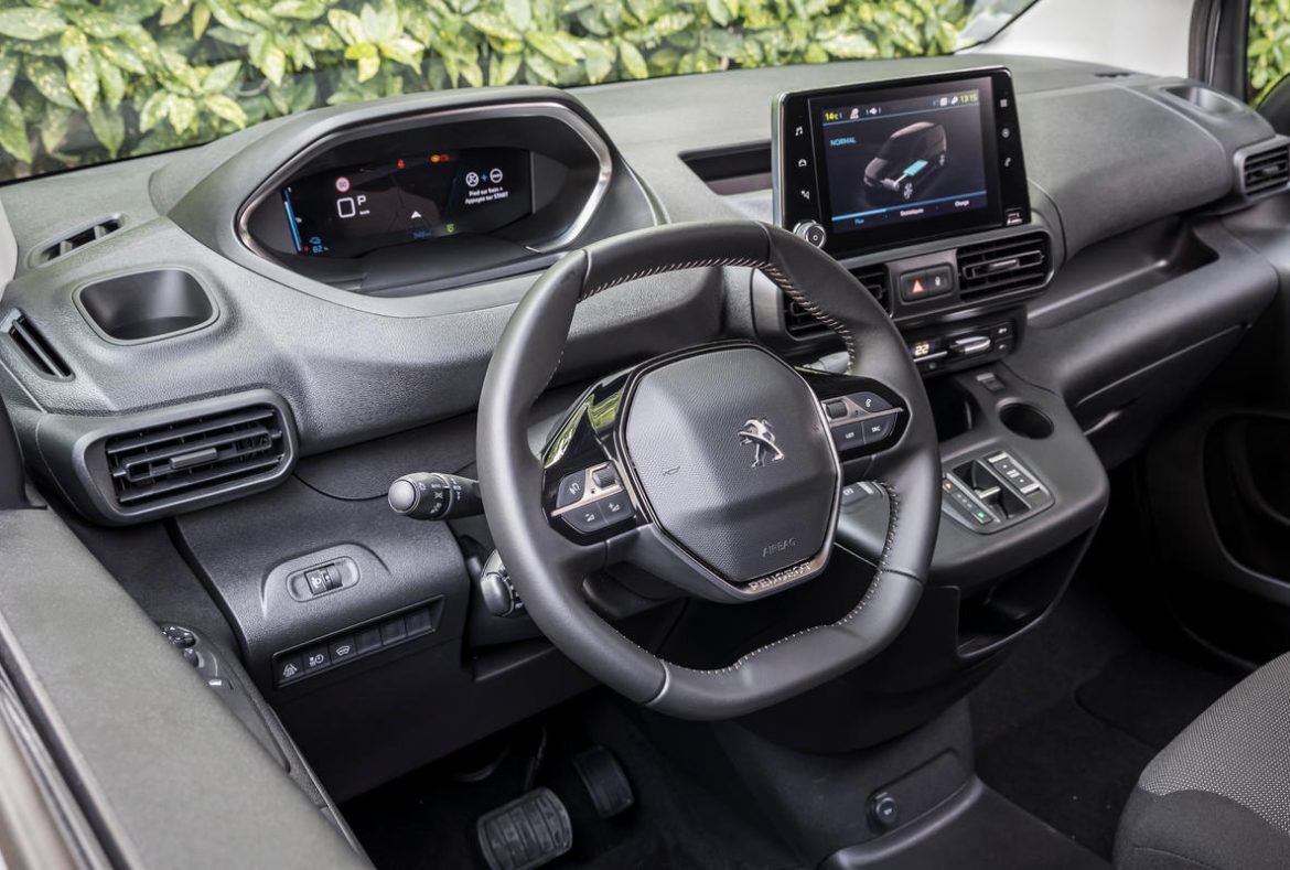 Peugeot e_Partner furgone-63