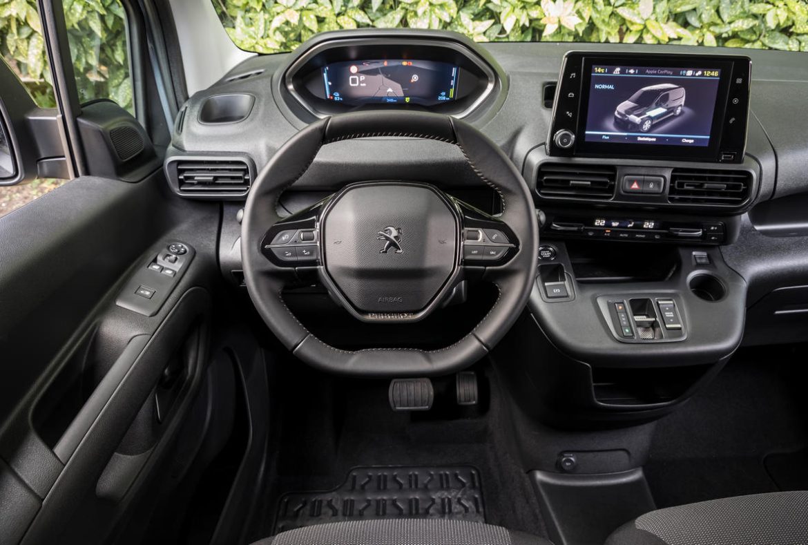 Peugeot e_Partner furgone-66