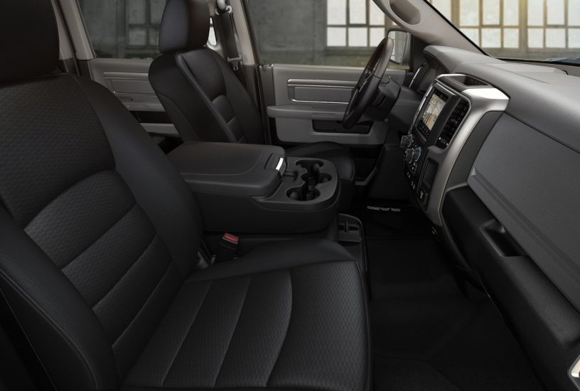 Ram 1500 Classic Warlock sedili anteriori