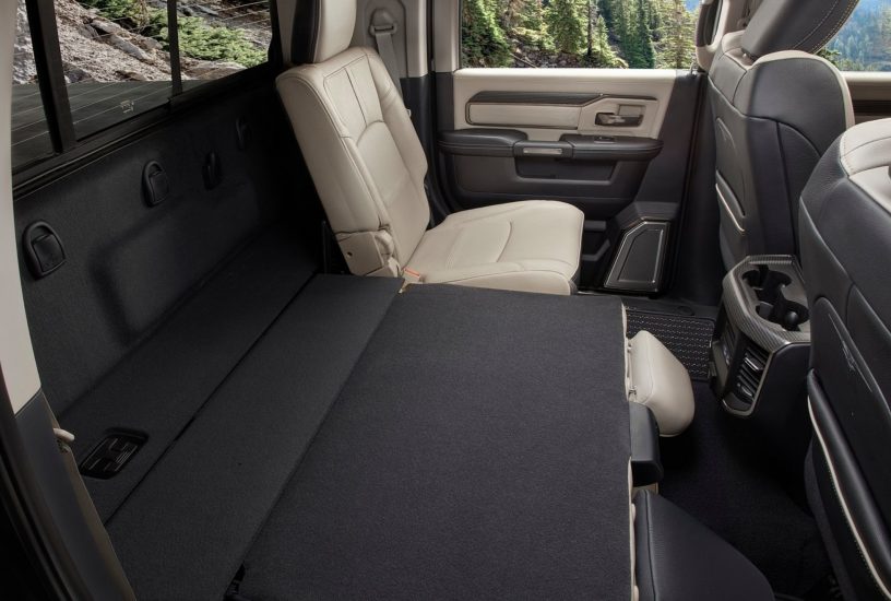 Ram Heavy Duty sedile posteriore abbattuto