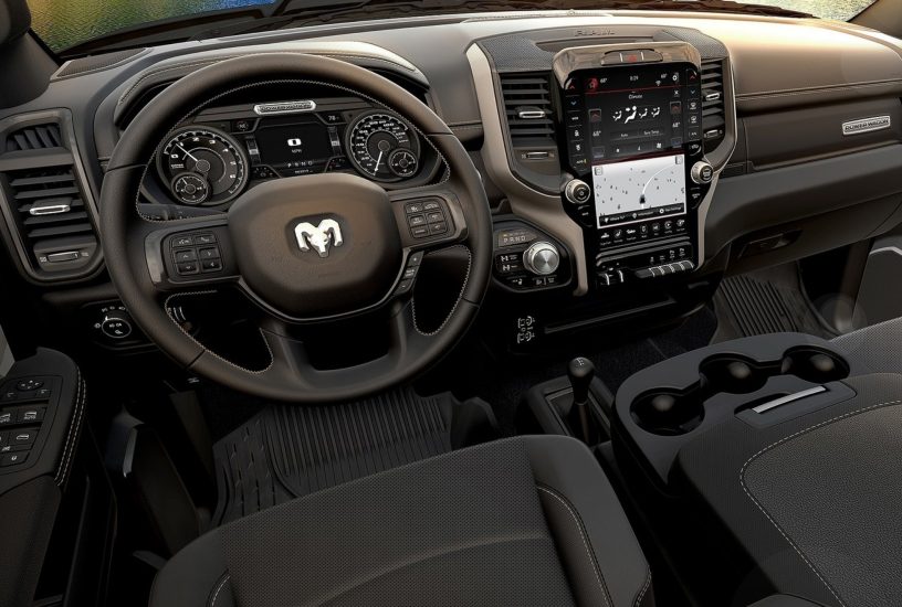 Ram Power Wagon interni