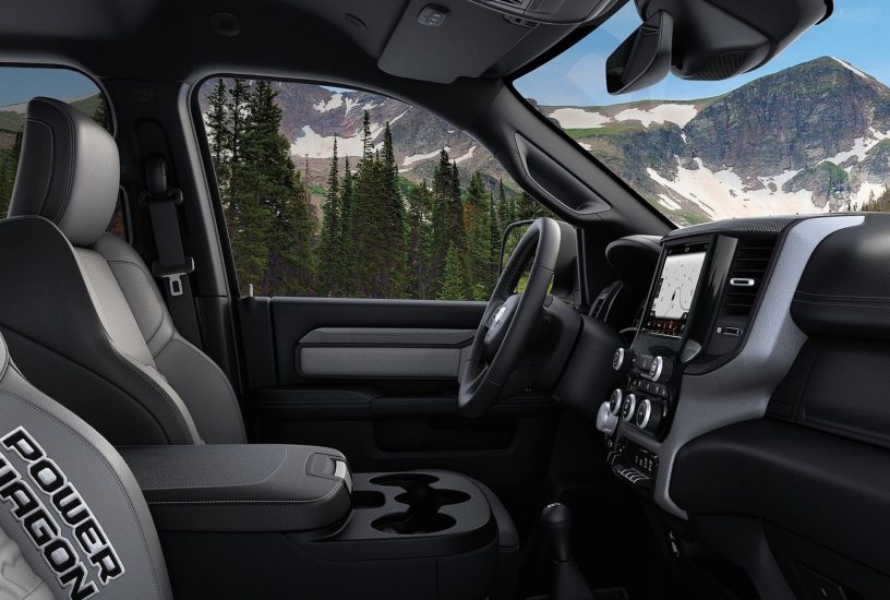 Ram Power Wagon sedili anteriori