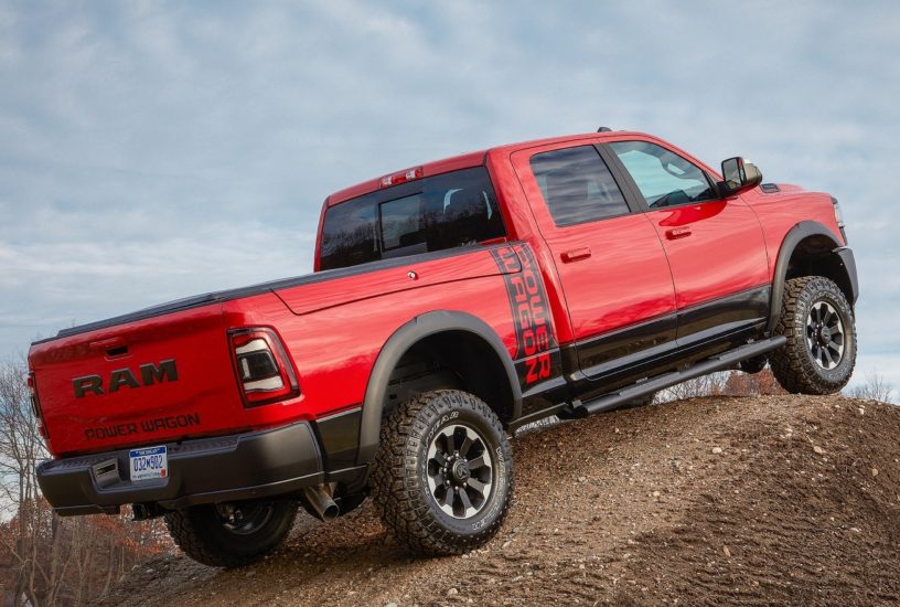 Ram Power Wagon tre quarti posteriore