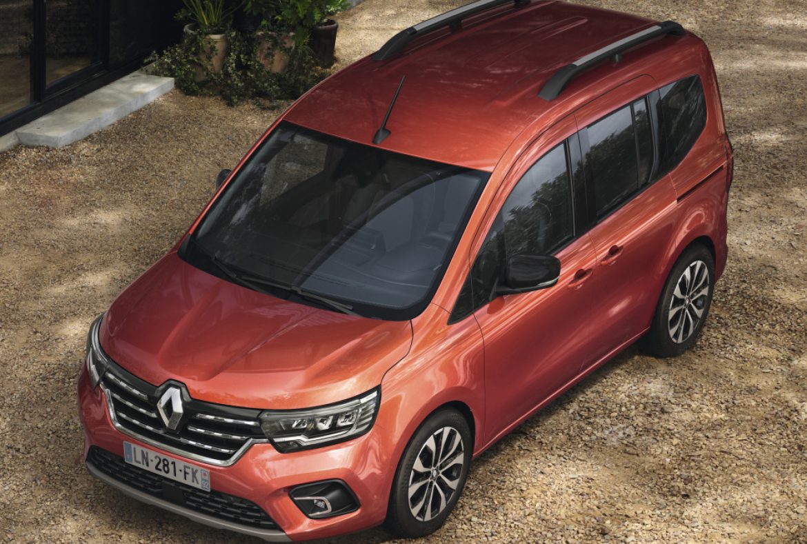 Renault Kangoo Life tre quarti anteriore- 08