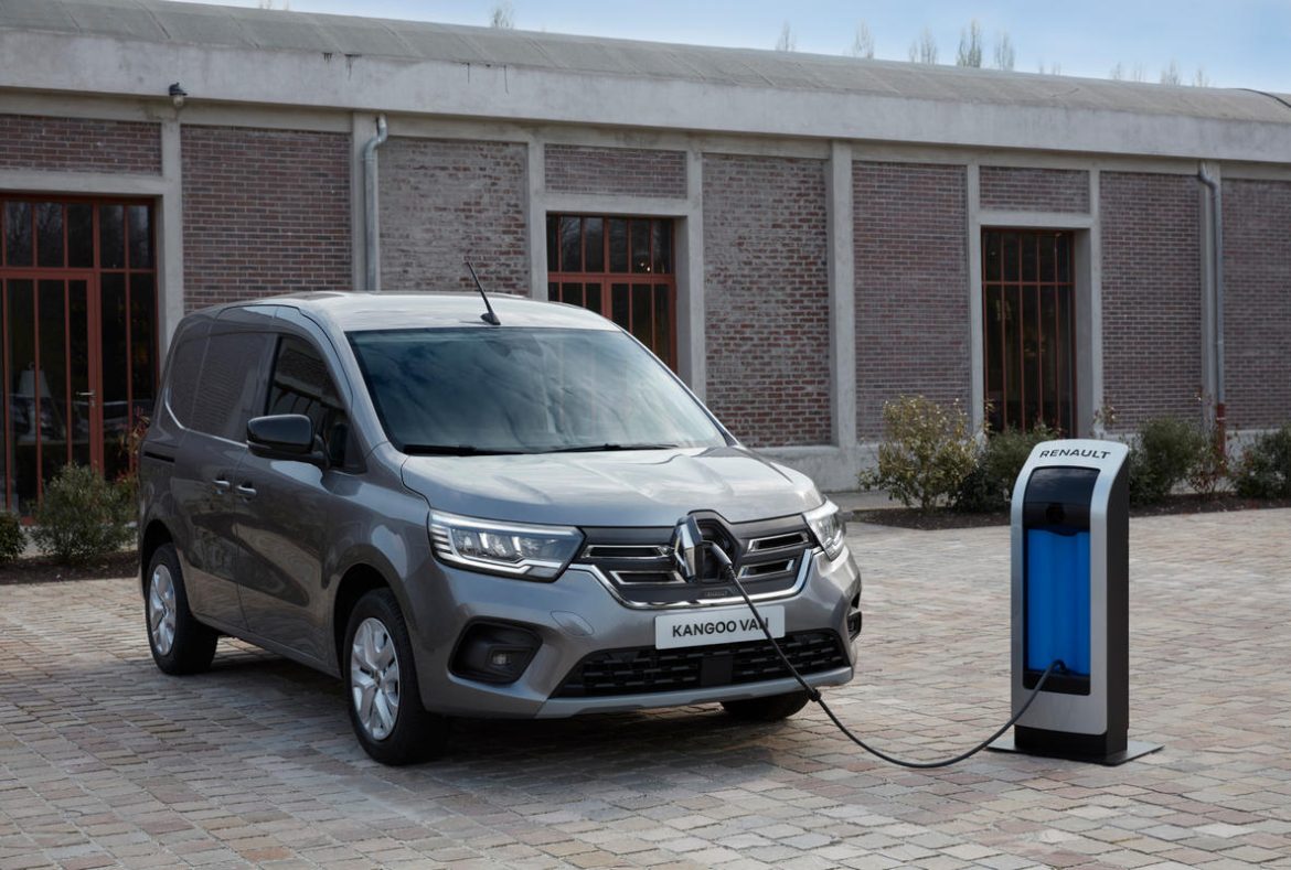 Renault Kangoo Van E_Tech elettrico in carica- 04