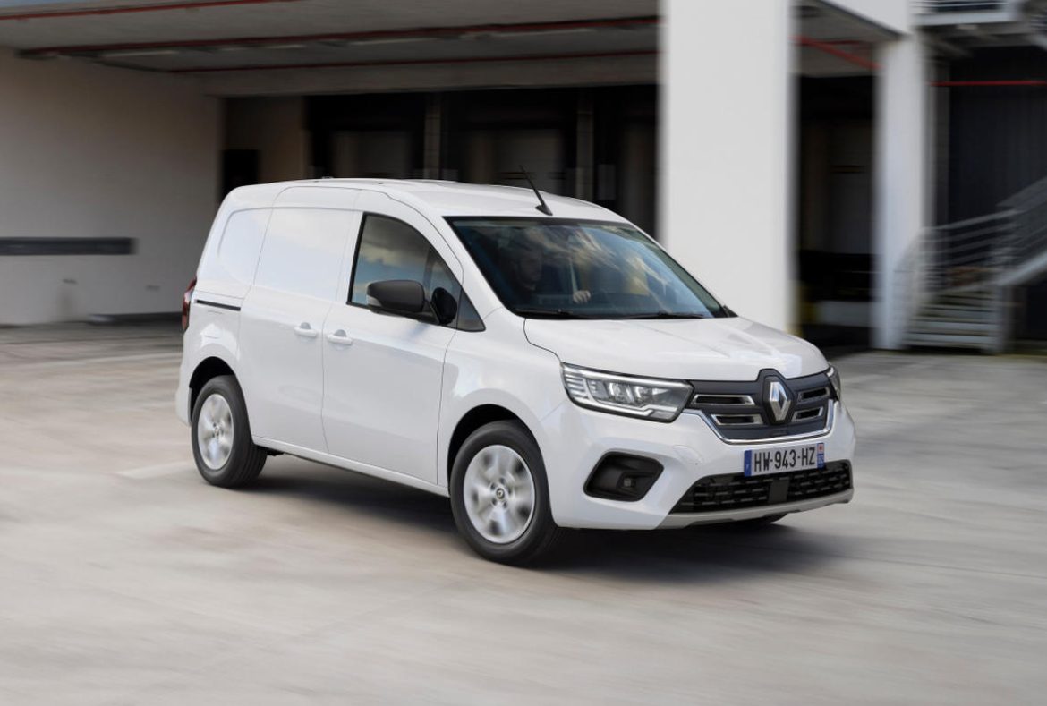 Renault Kangoo Van E_Tech elettrico tre quarti anteriore- 08