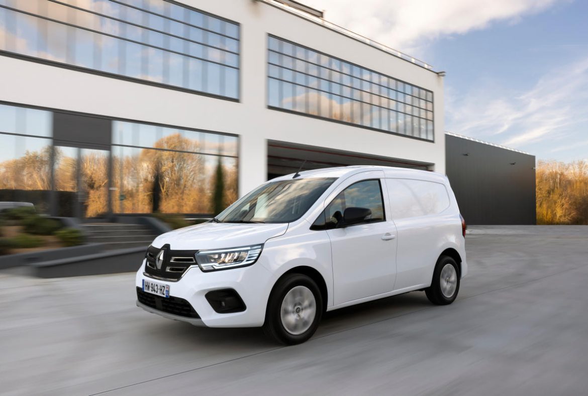 Renault Kangoo Van E_Tech elettrico tre quarti anteriore - 10