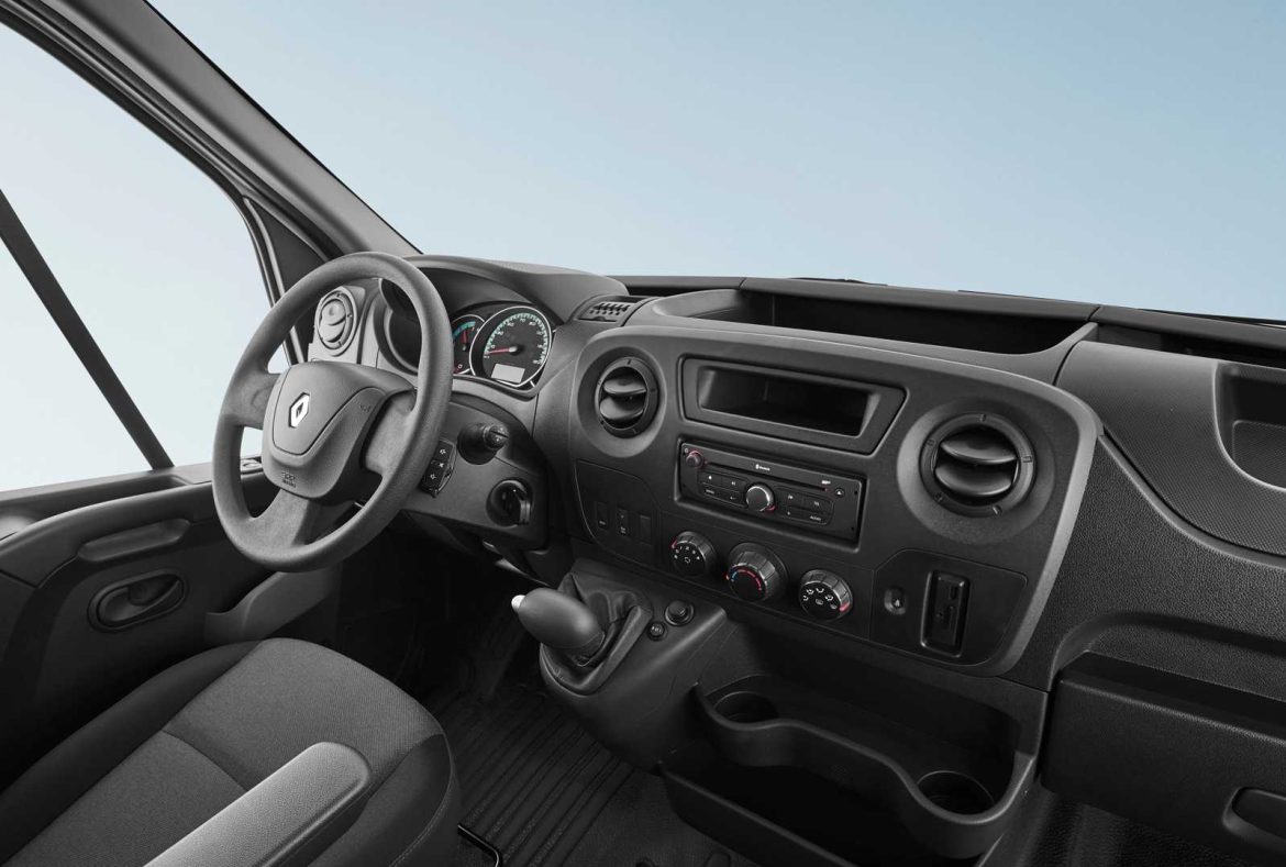 Renault Master ZE, interni cruscotto- 03