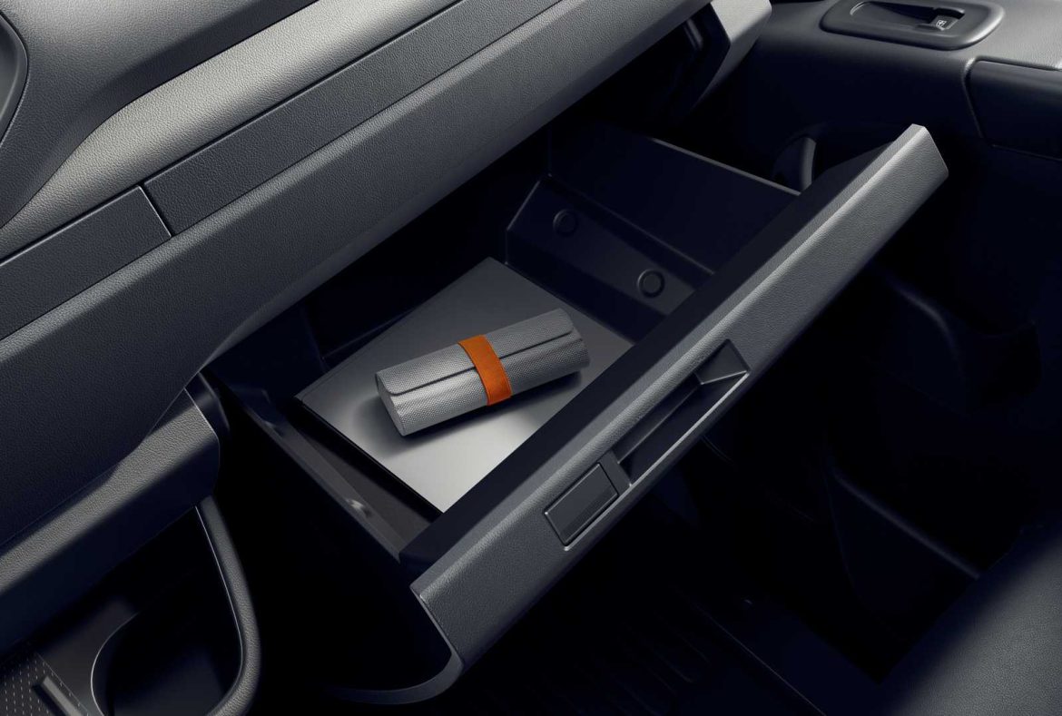 Renault Master, vano portaoggetti - 02