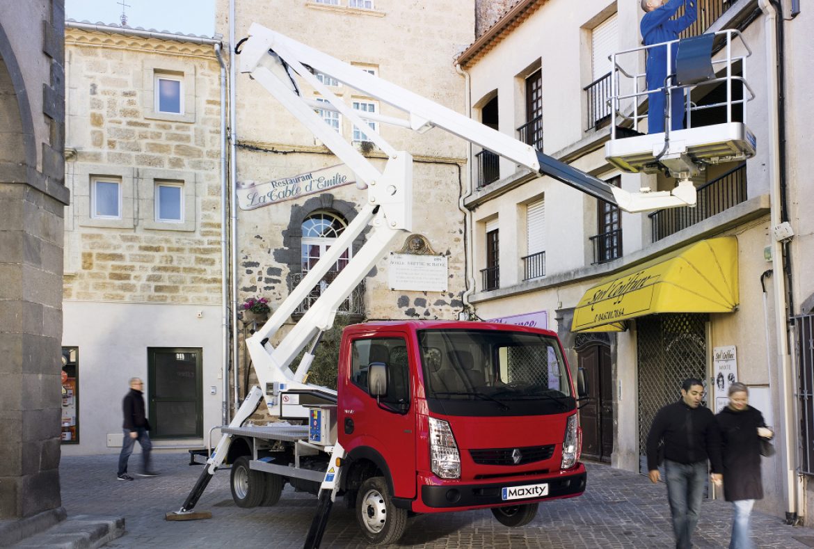 Renault Maxity Crane- 2