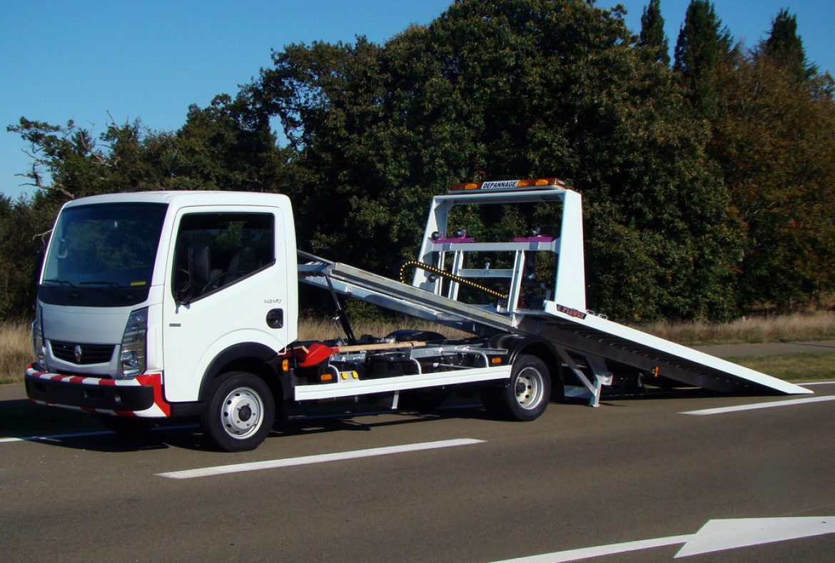Renault Maxity Tow Truck- 1