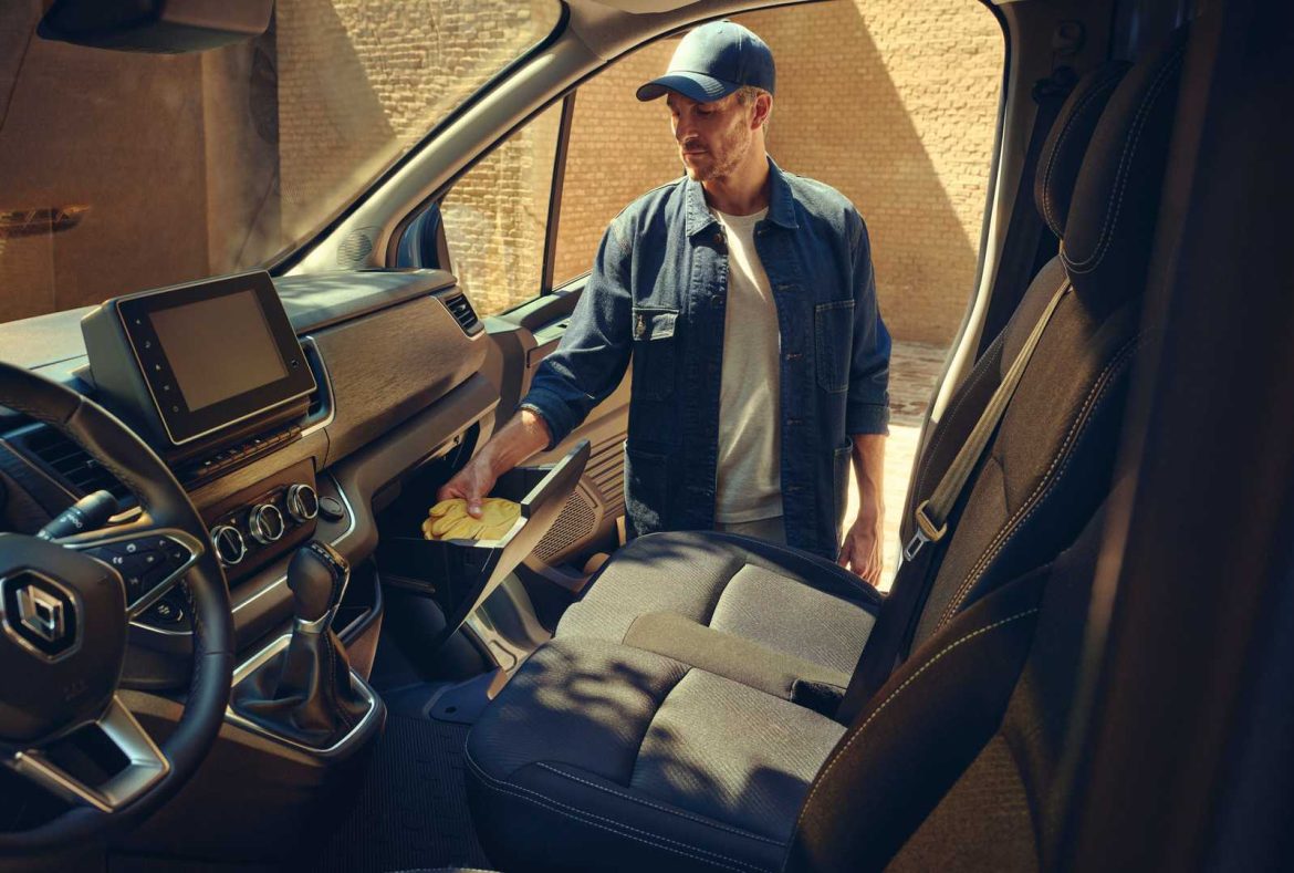 Renault Trafic Van 2022 interni abitacolo- 06