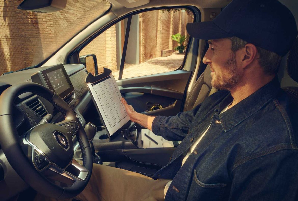 Renault Trafic Van 2022 interni abitacolo - 07