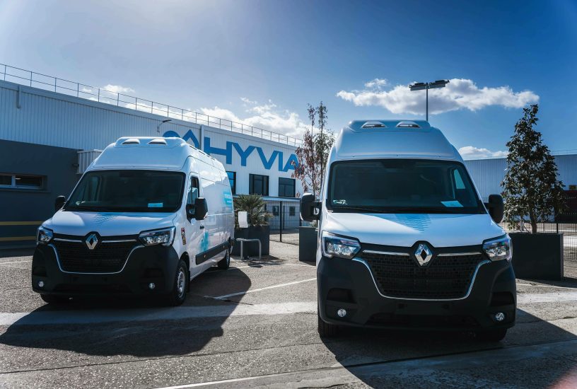 Renault_Master_Van_H2-TECH_-_HYVIA_plant_-_Flins (2)