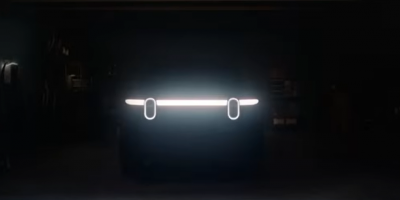 Rivian R2, ecco il teaser del SUV elettrico in uscita il 7 marzo