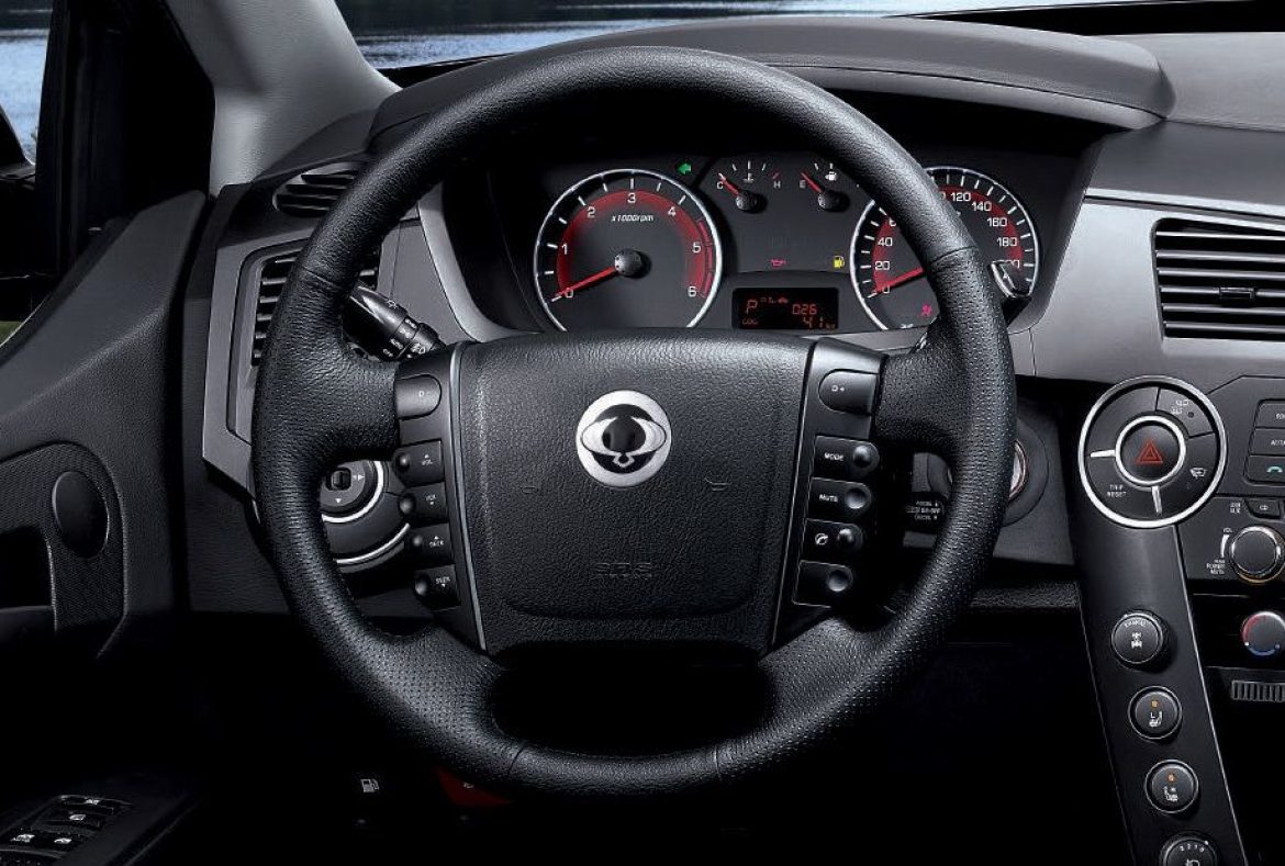 Ssangyong Actyon Sports pickup, dettagli cruscotto e volante - 25