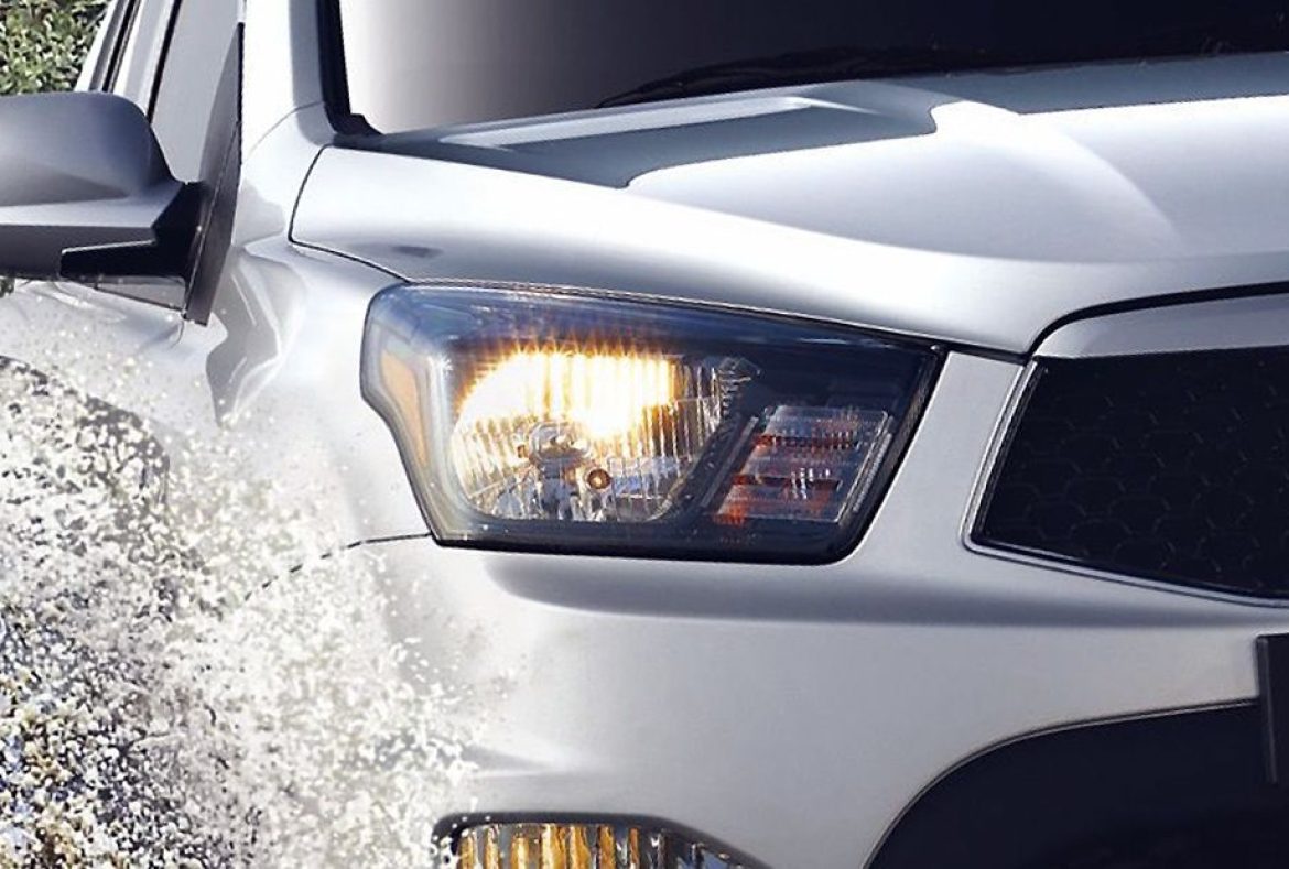 Ssangyong Actyon Sports pickup, faro anteriore - 18