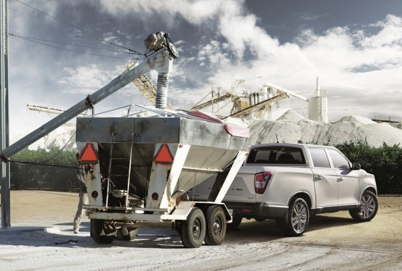 Ssangyong Rexton Sports XL tre quarti posteriore