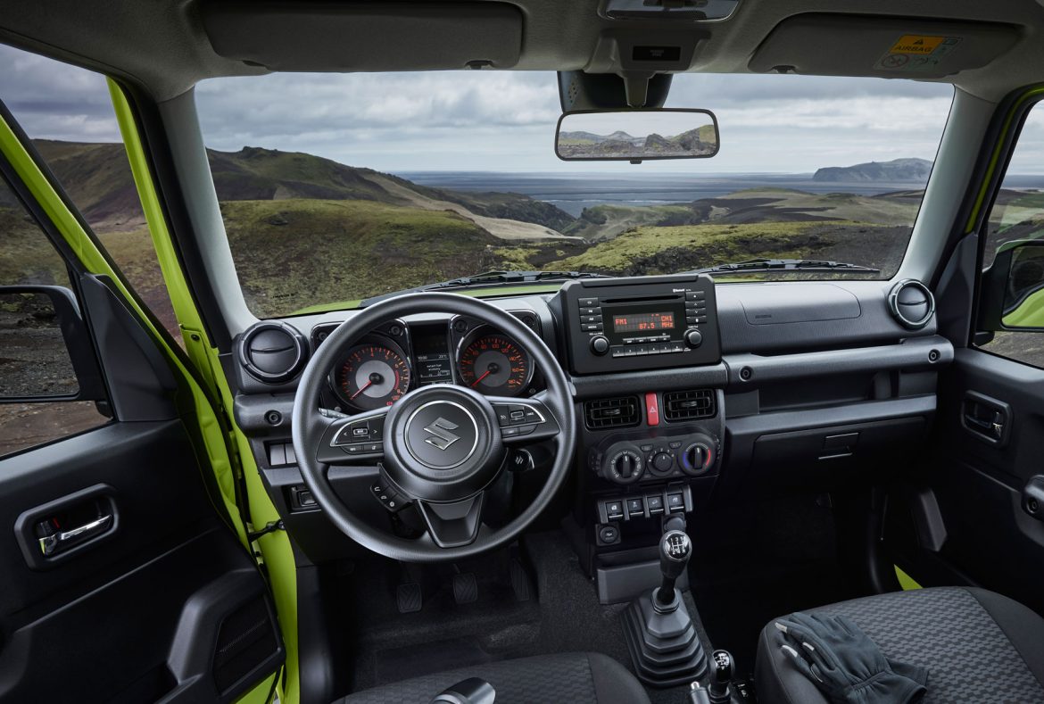 Suzuki_Jimny, interno abitacolo - 01