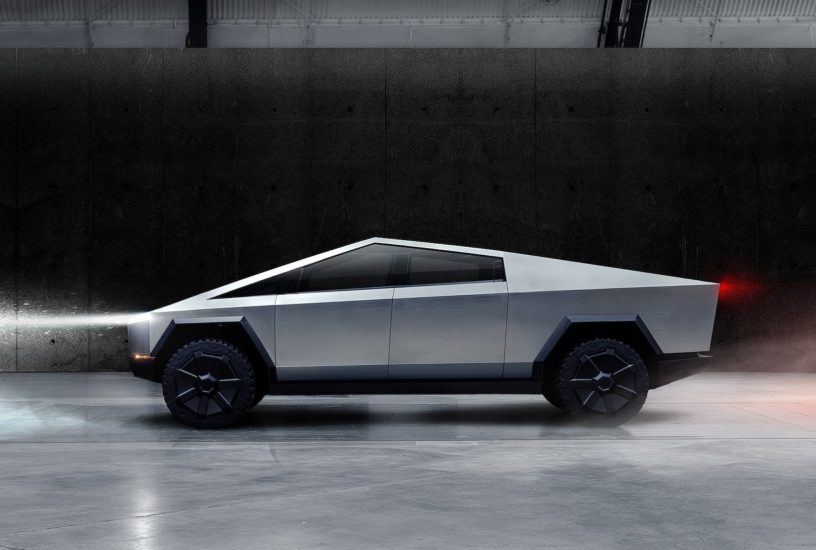 Tesla Cybertruck profilo