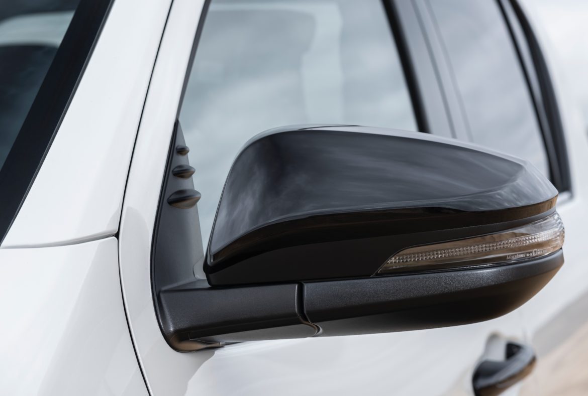 Toyota Hilux 2019 specchietto retrovisore