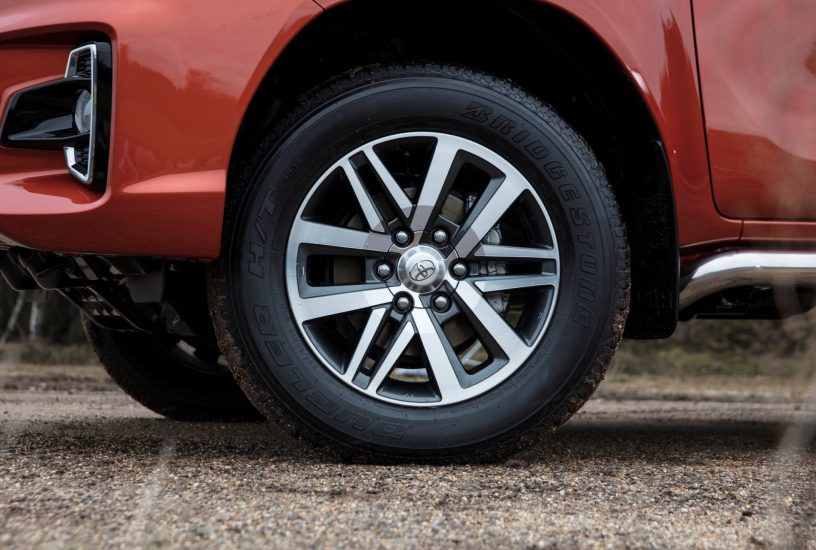 Toyota Hilux Executive+ cerchi in lega