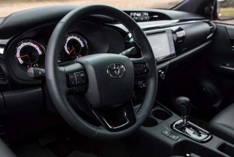 Toyota Hilux Executive+ interni