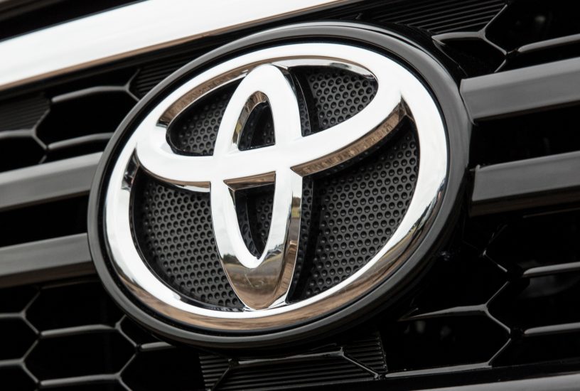 Toyota Hilux Executive+ logo Toyota