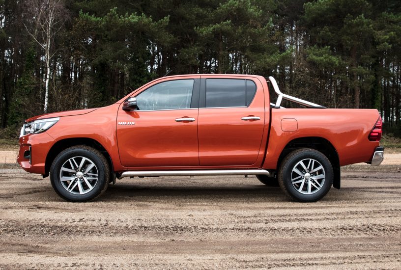 Toyota Hilux Executive+ profilo