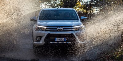 Toyota Hilux Invincible50: foto, dati e prezzi