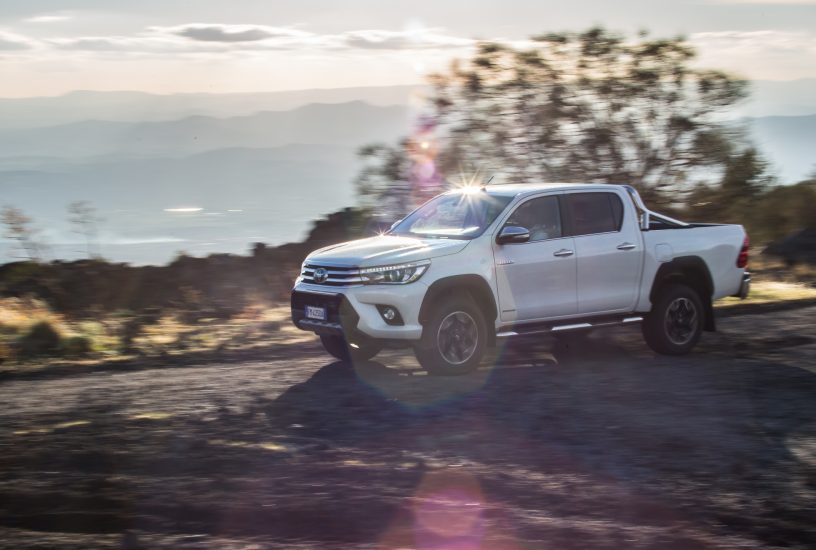 toyota-hilux-invincible50