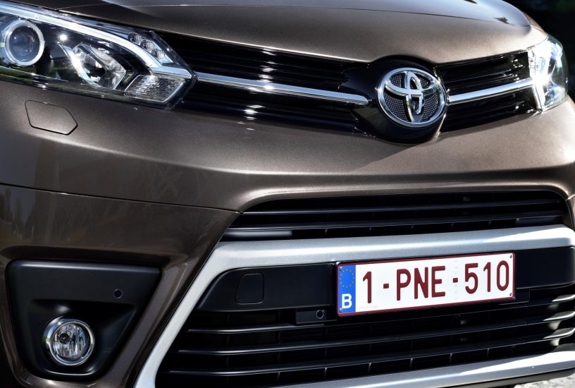 Toyota ProAce Verso MY18 mascherina