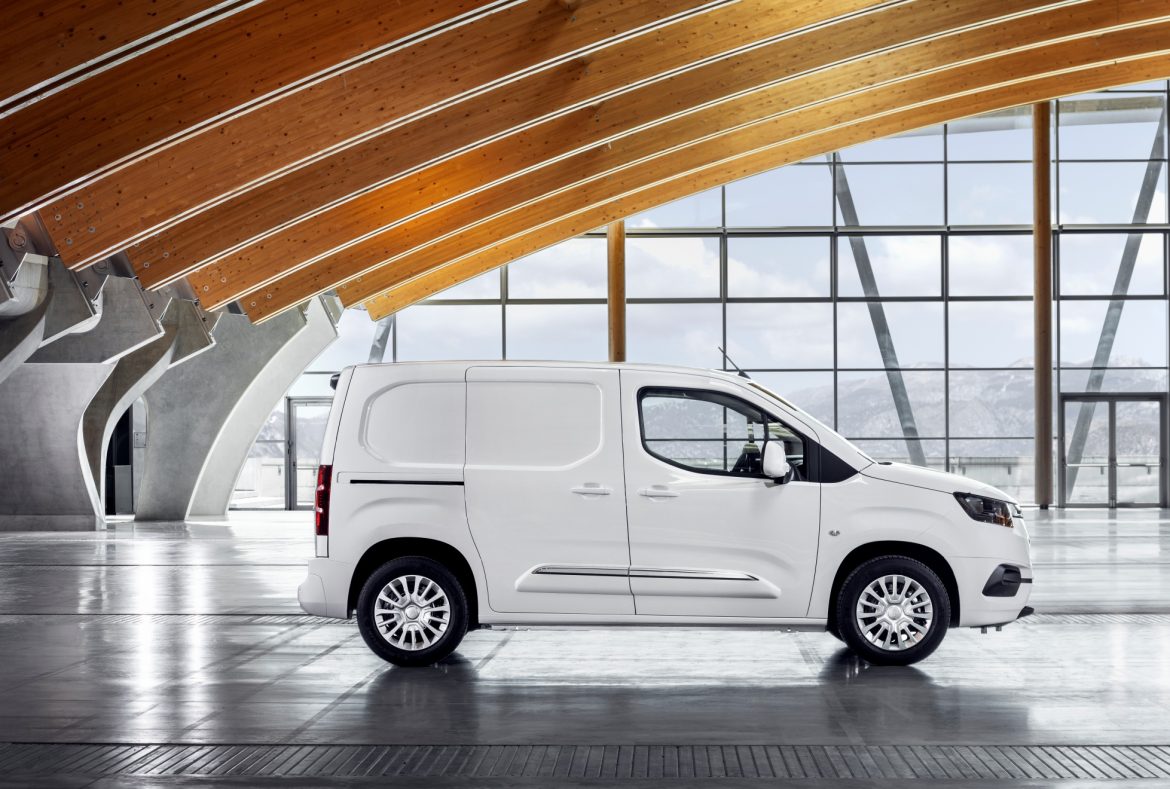 Toyota Proace City Van profilo