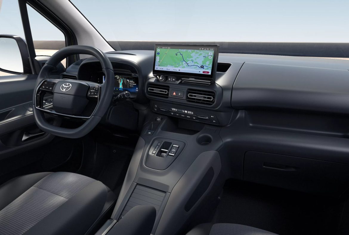 Toyota Proace City Verso, cruscotto comandi-05