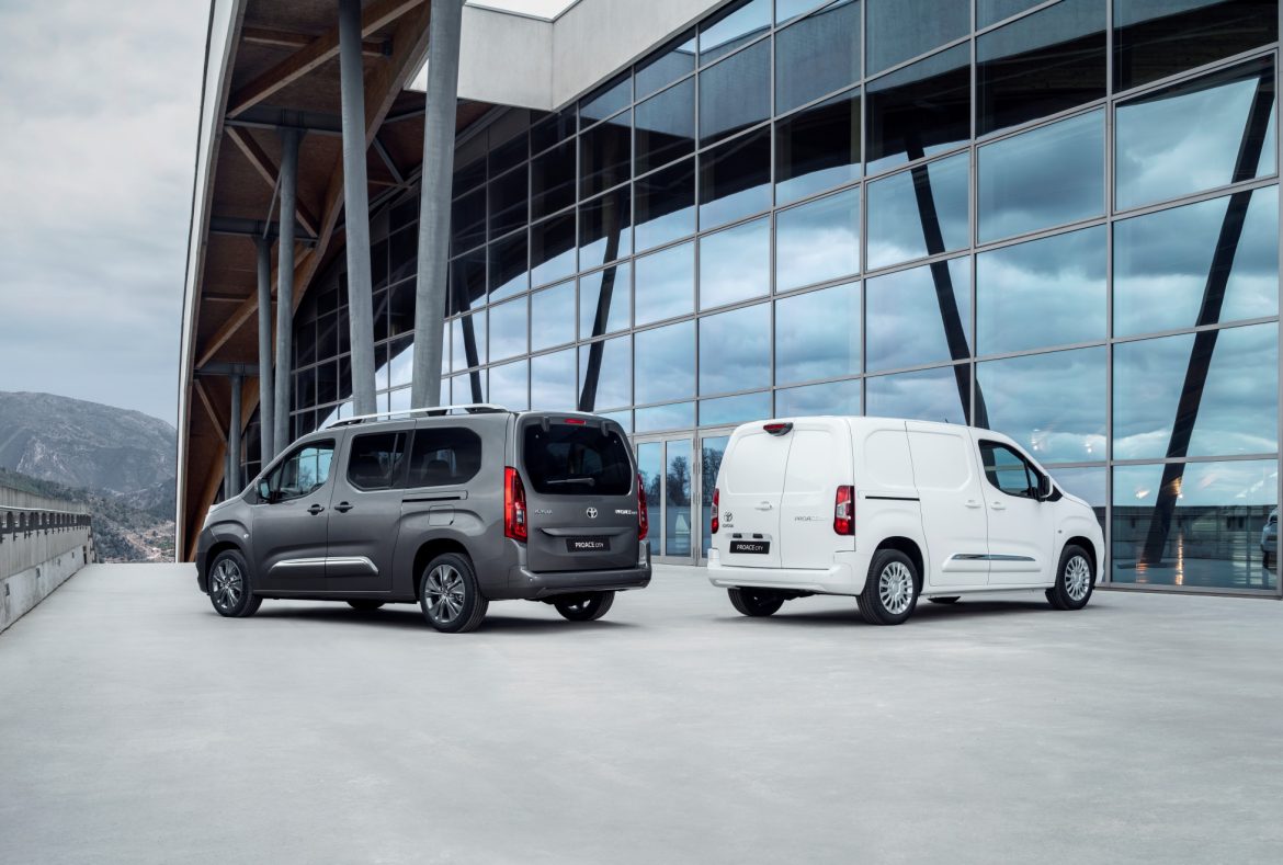 Toyota Proace City tre quarti posteriore