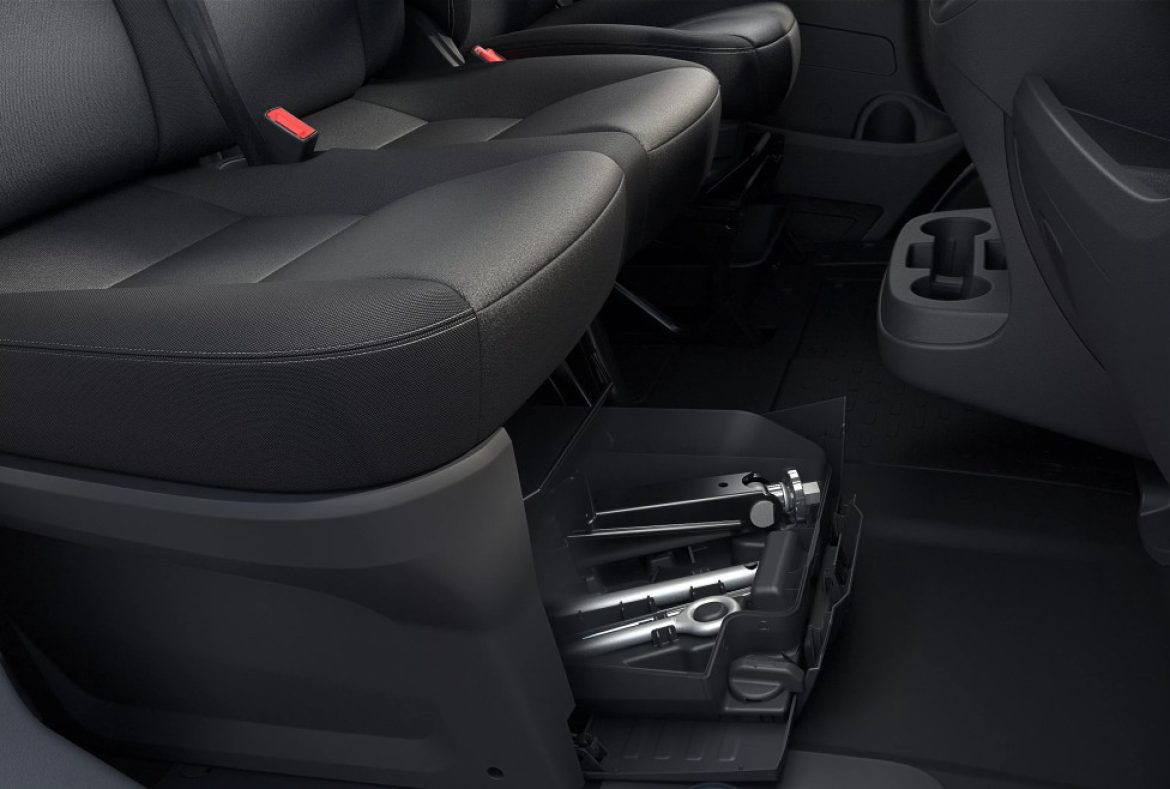 Toyota Proace Max, interni vani sotto sedili- 04