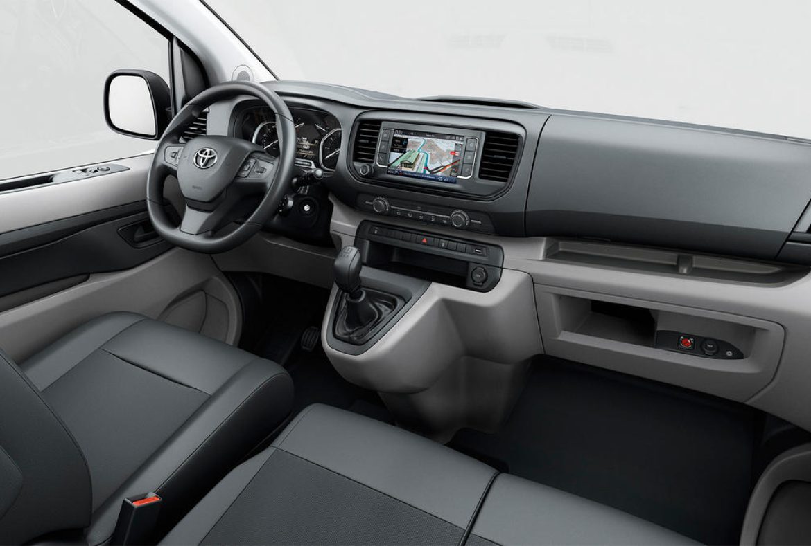 Toyota Proace, interno abitacolo -08